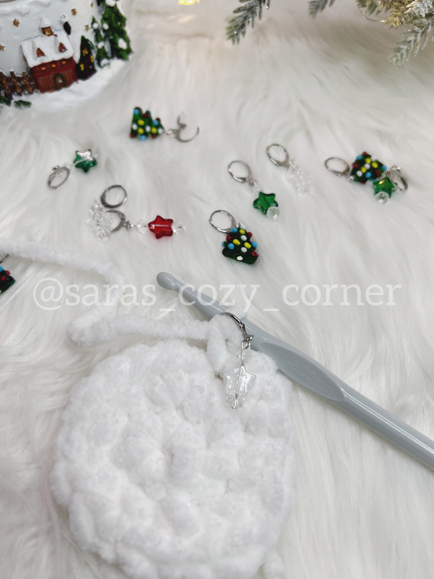 The Evergreen Cheer stitch markers set