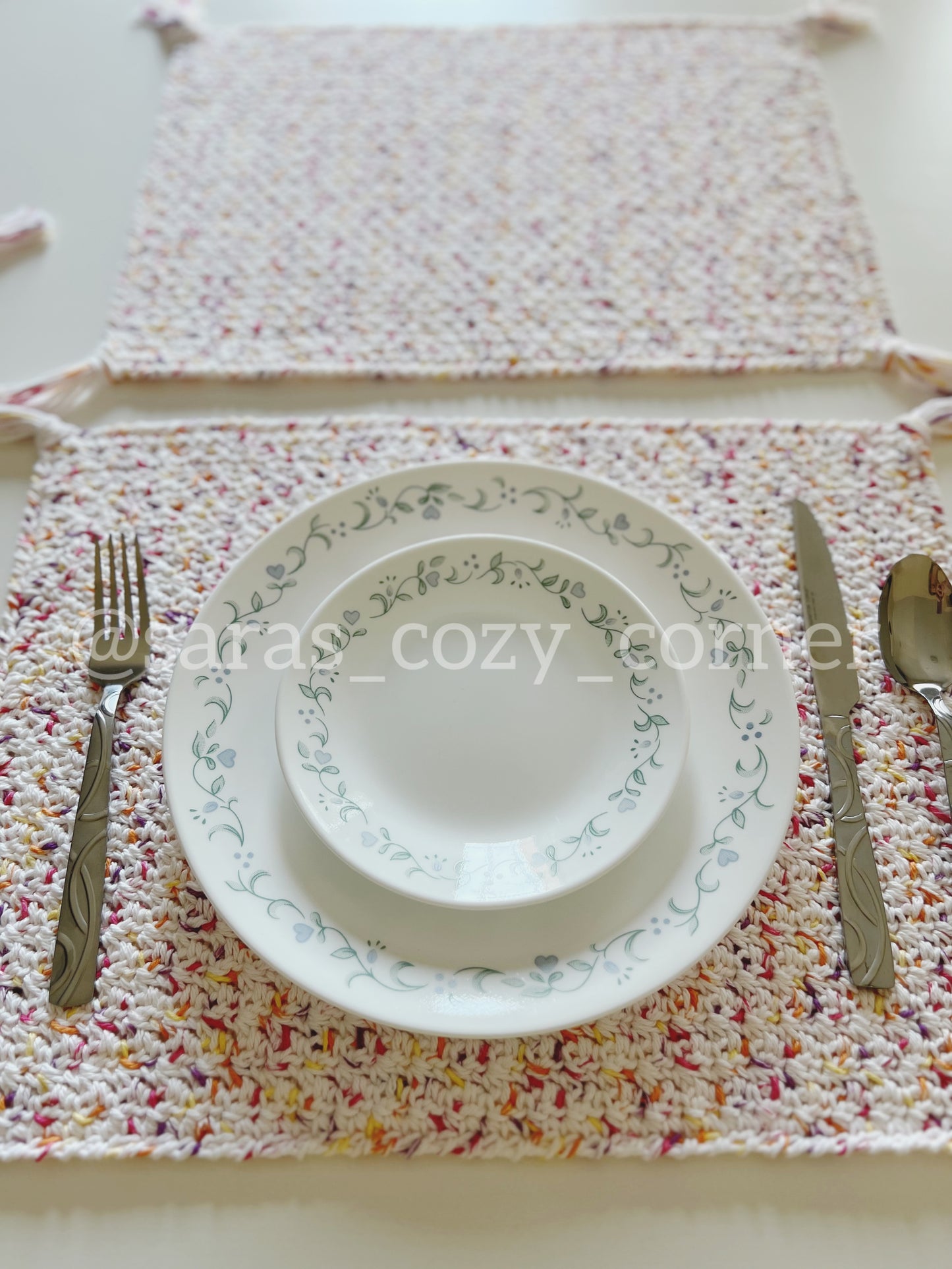 Floral prints crochet placemat with tassels