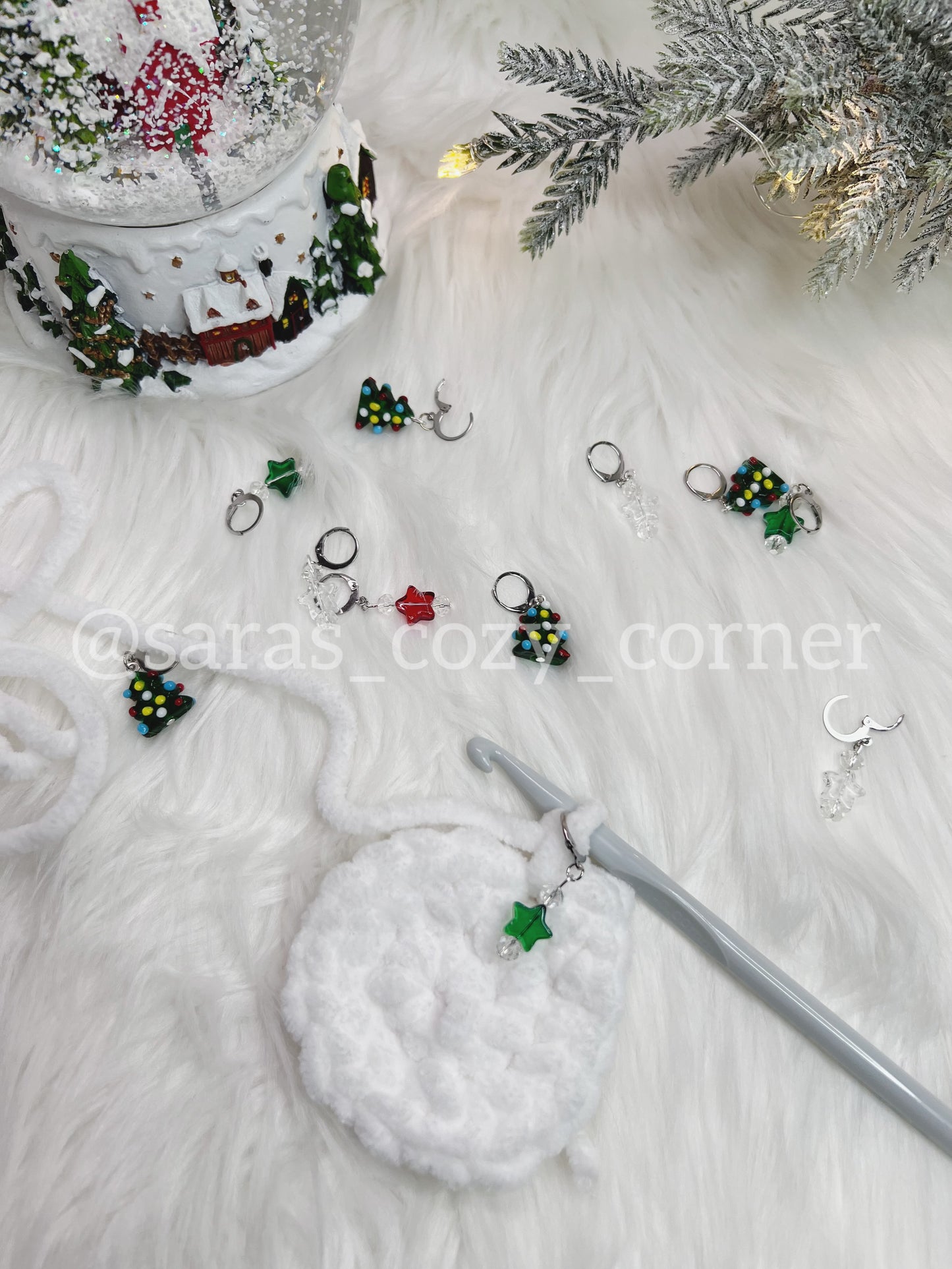 The Evergreen Cheer stitch markers set