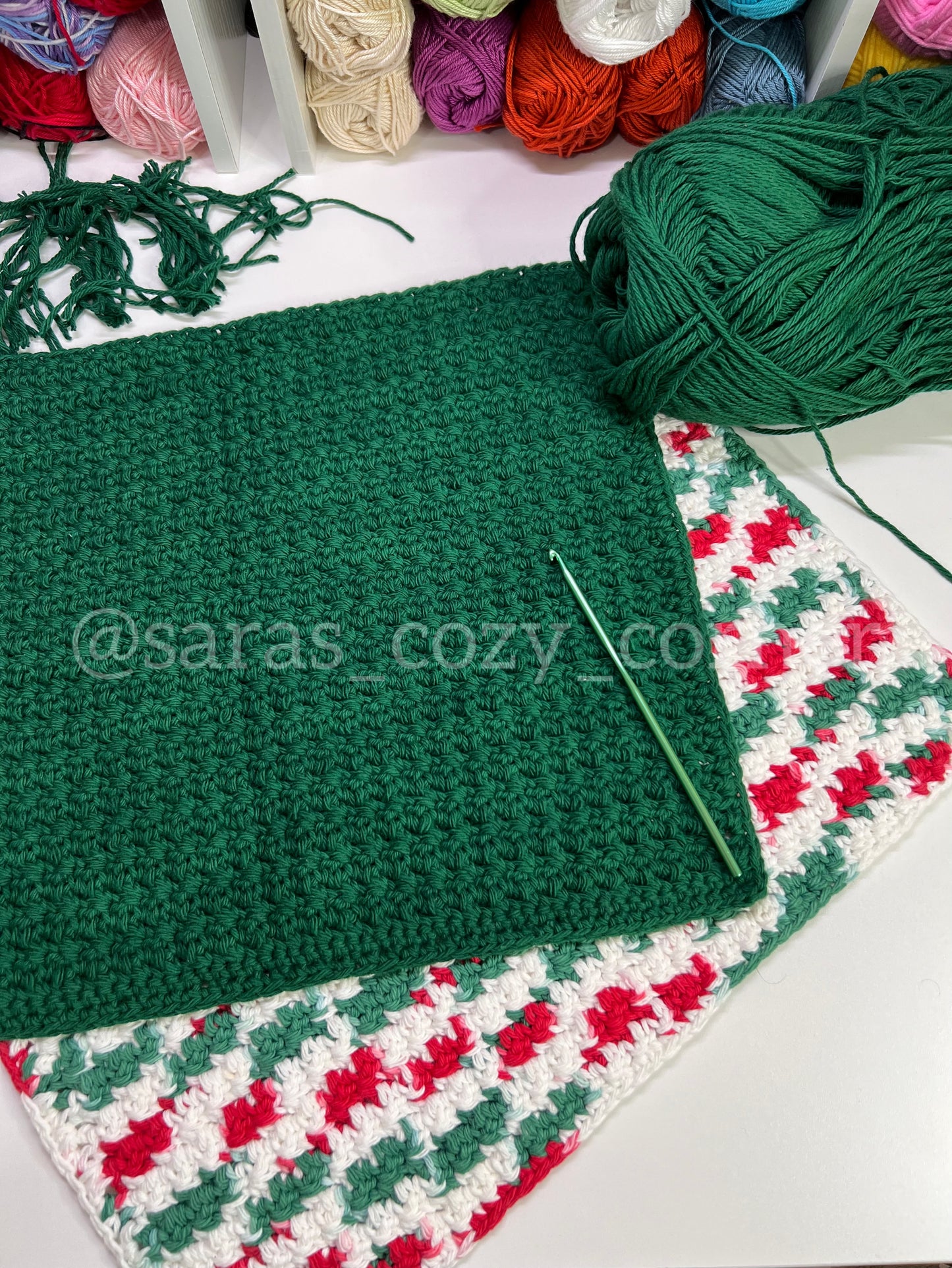 The Festive Mistletoe placemat crochet pattern PDF