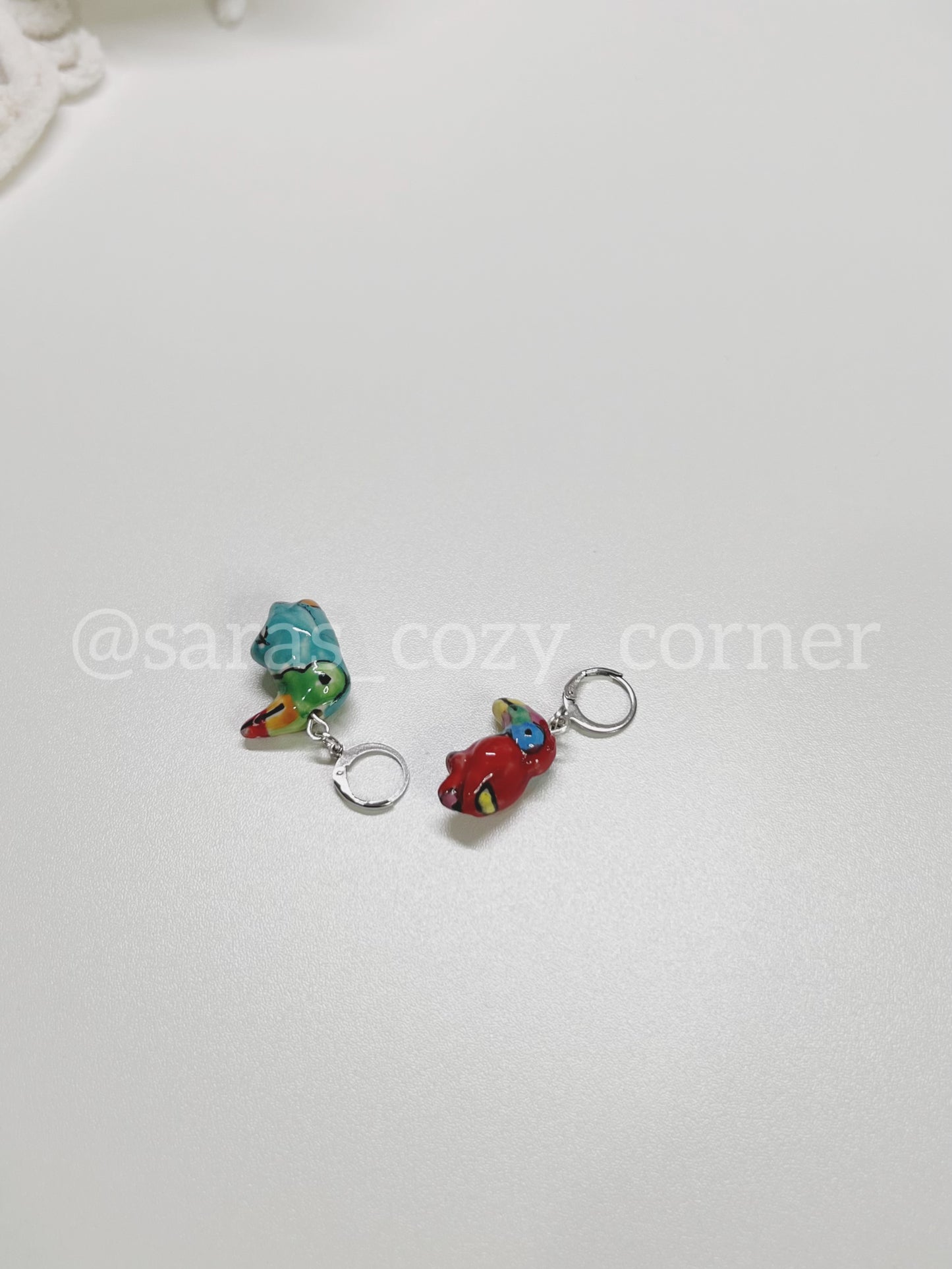 The toucans stitch markers