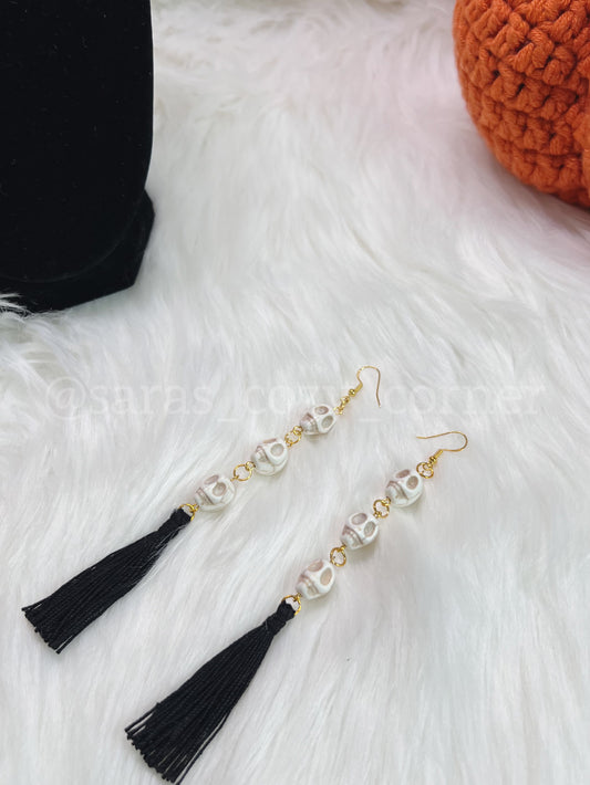 Trio Skull drop earrings