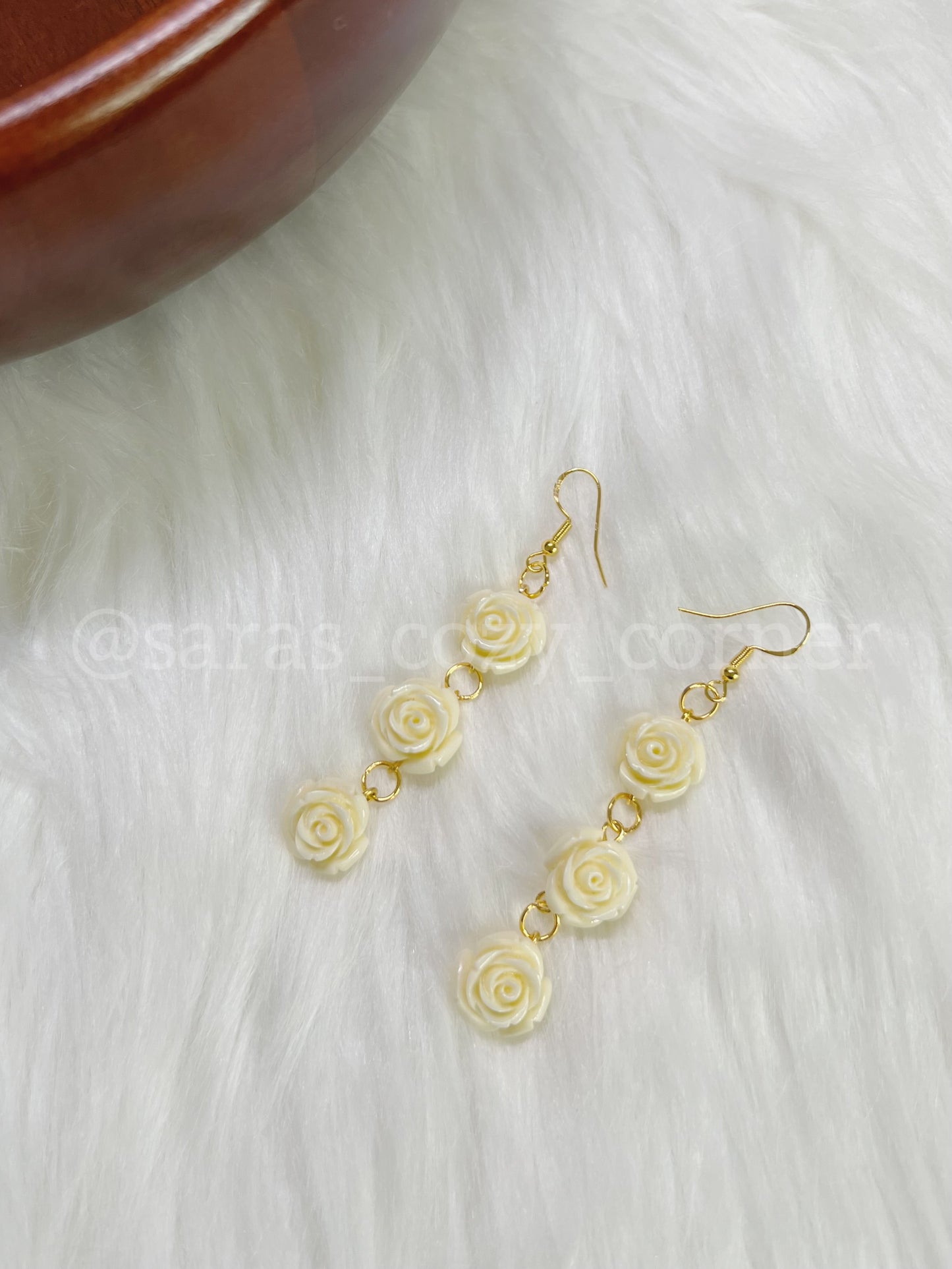 The Rose Casecade dangle cream