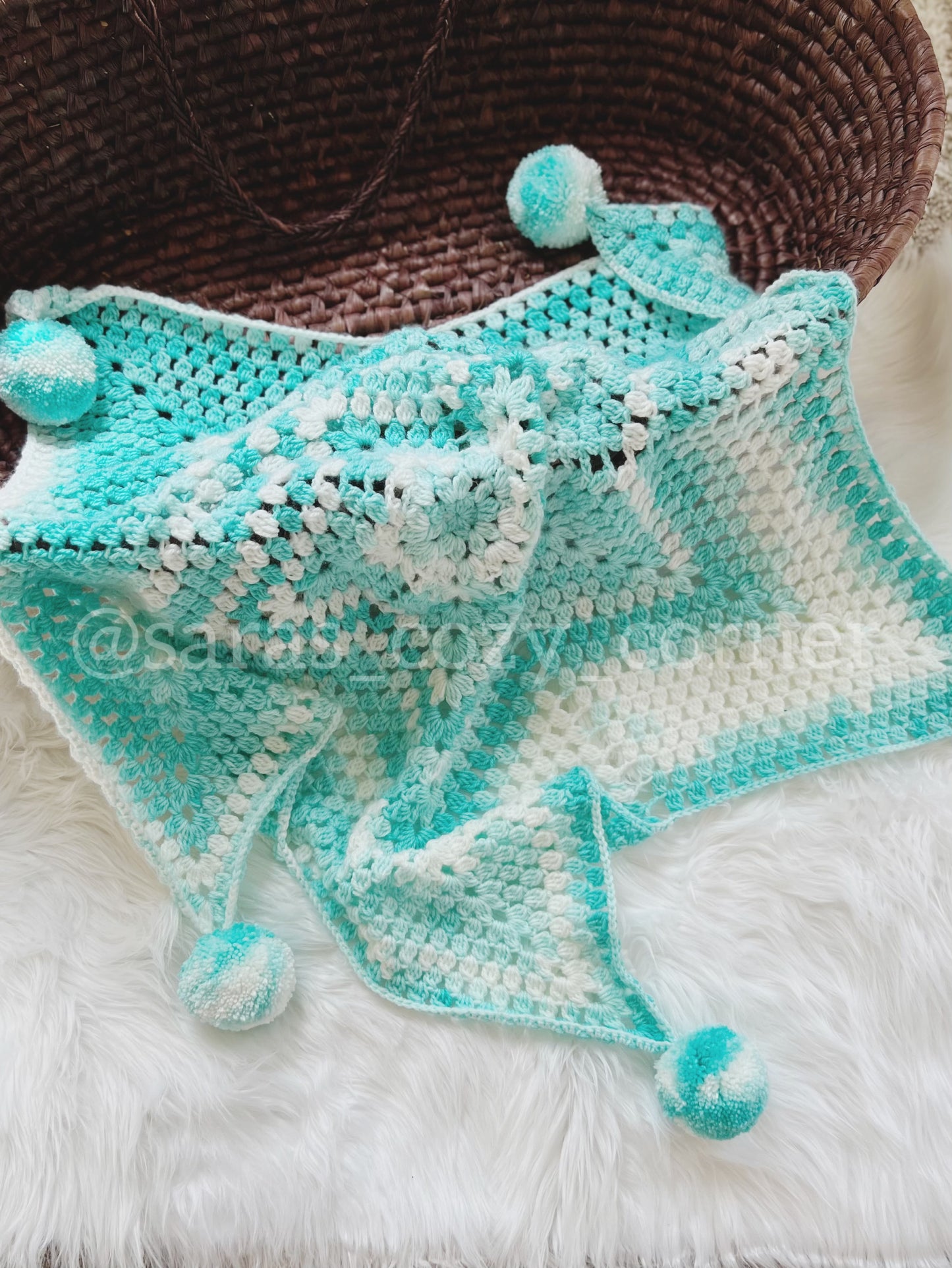 The Twinkle Star Snuggle baby blanket mint