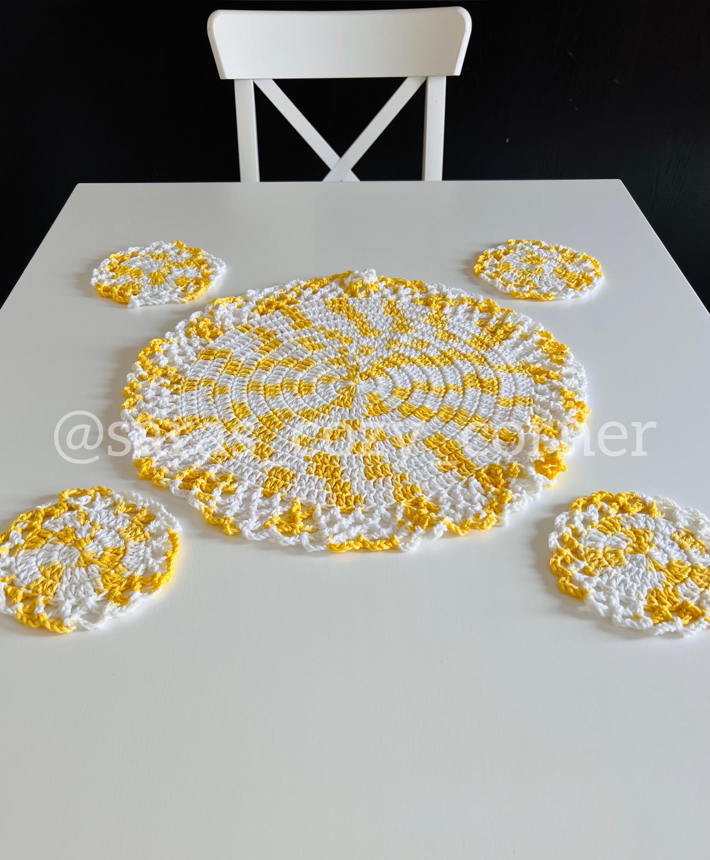 The Lemon swirl 7 piece crochet doilies set