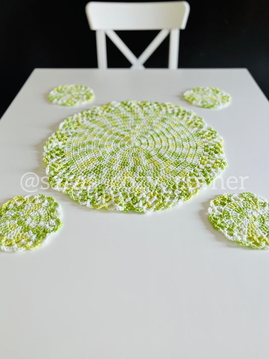 The Key lime 7 piece doilies set