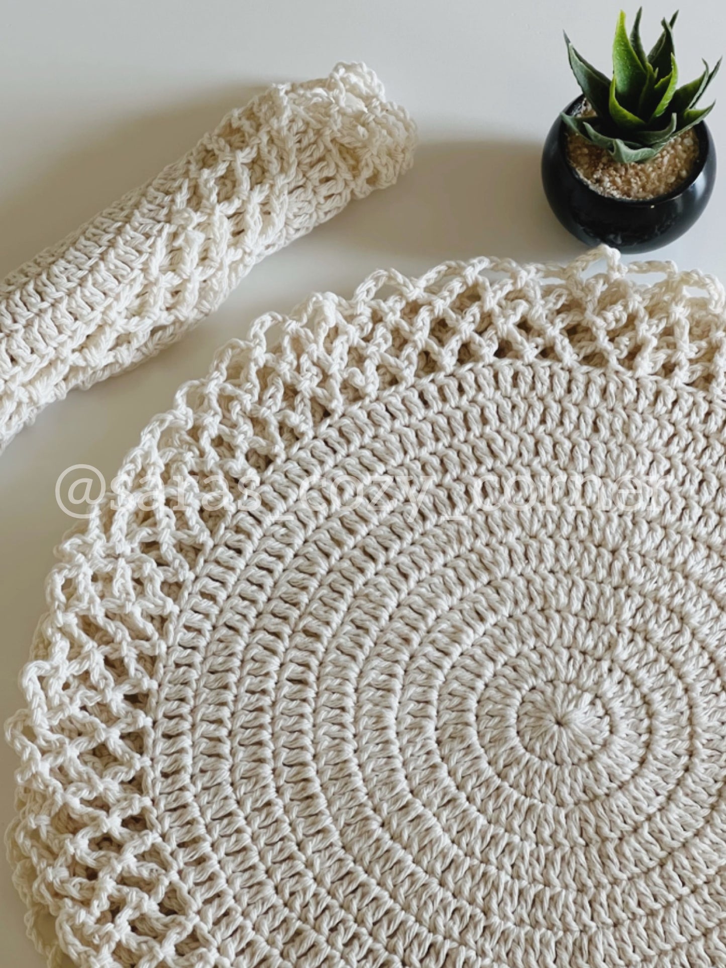 Elegant lace border crochet off white placemat