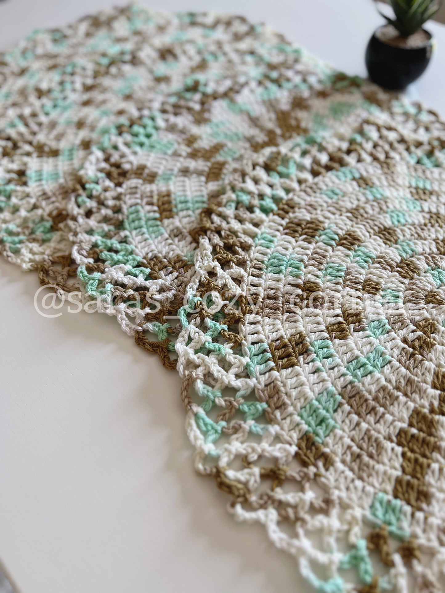 The Surf and Sand lace border crochet placemat