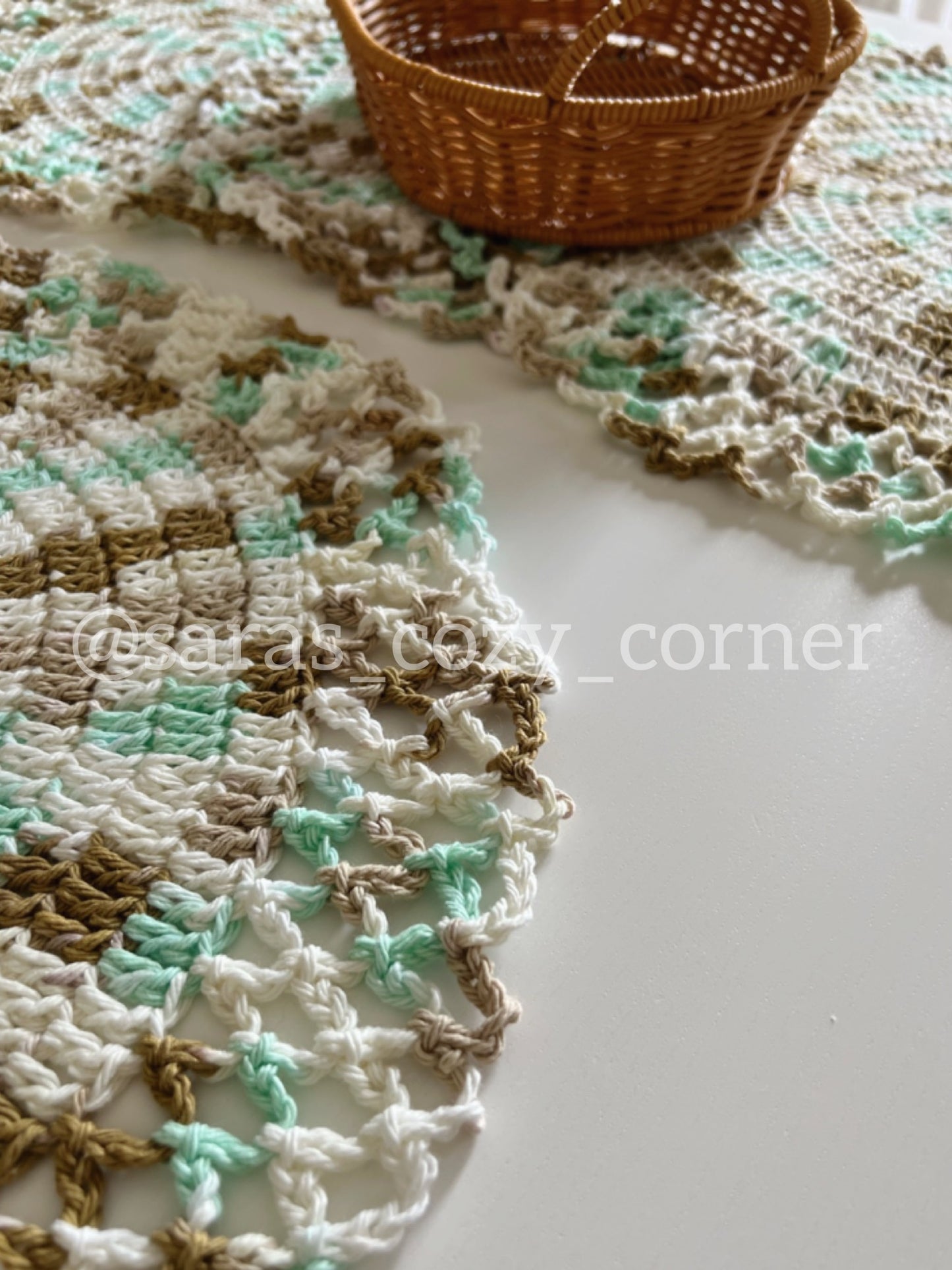 The Surf and Sand lace border crochet placemat