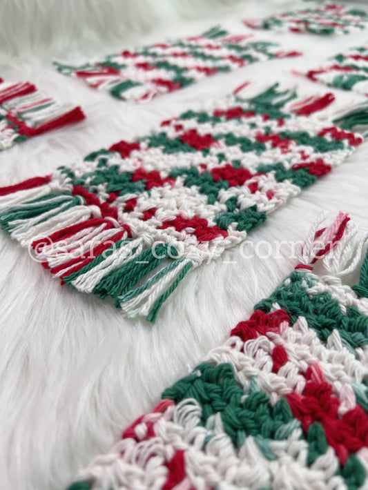 The Festive Mistletoe crochet mug rug