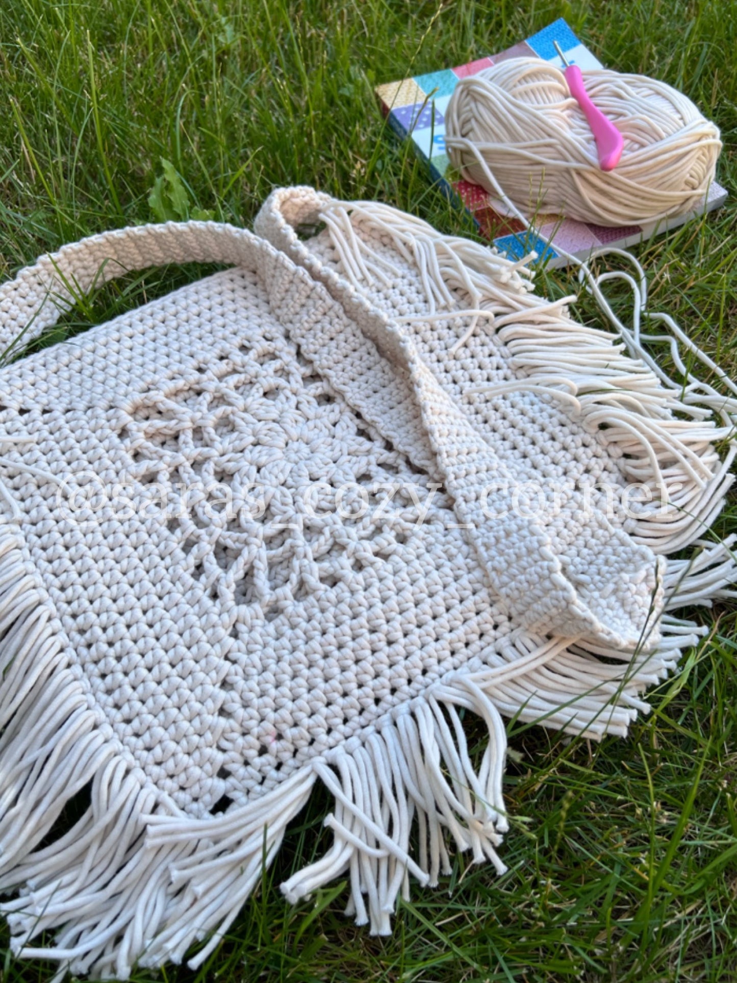 The Blooming Sands bag crochet pattern PDF